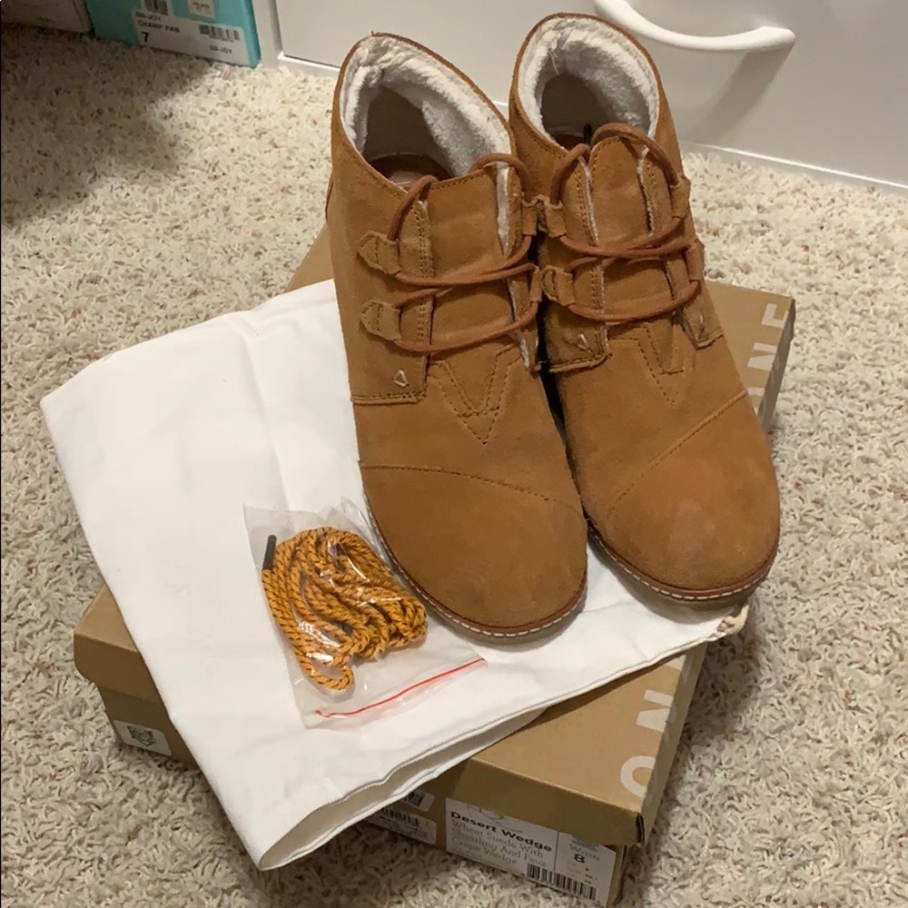 SOLD! Toms desert wedge bootie size 8